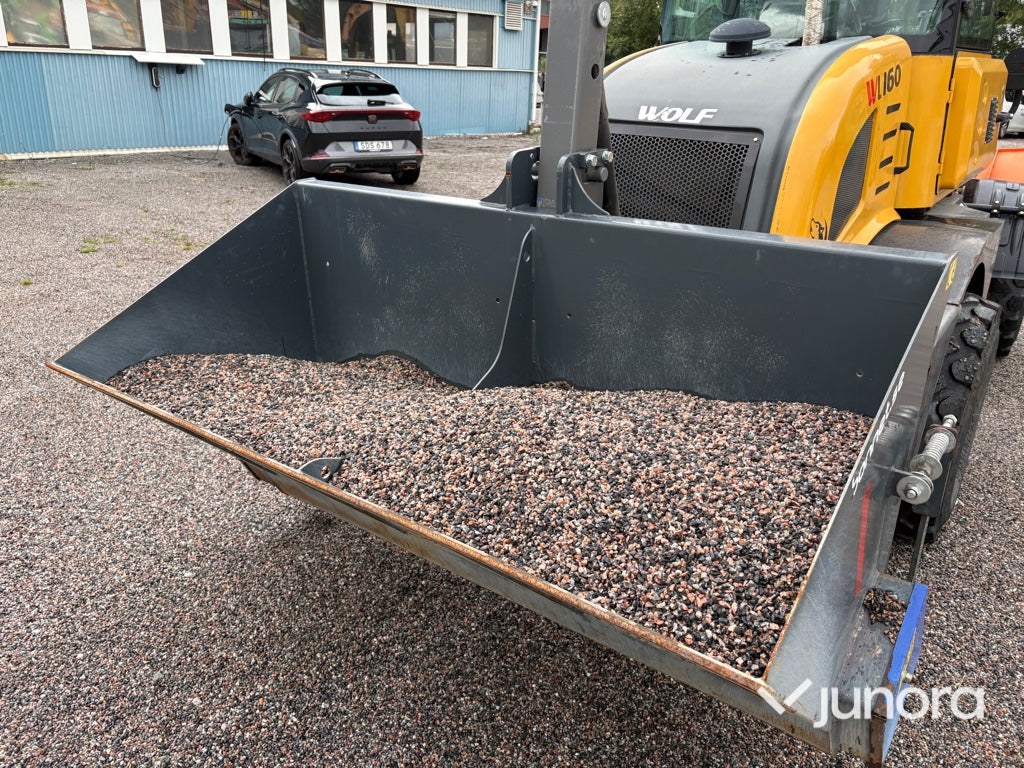 Hjullastare Wolf WL160 med redskap