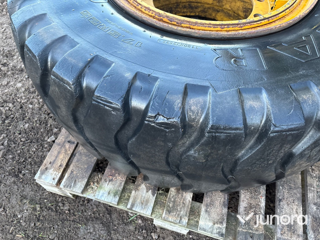 Lastmaskinsdäck och fälg Michelin 17.5R25
