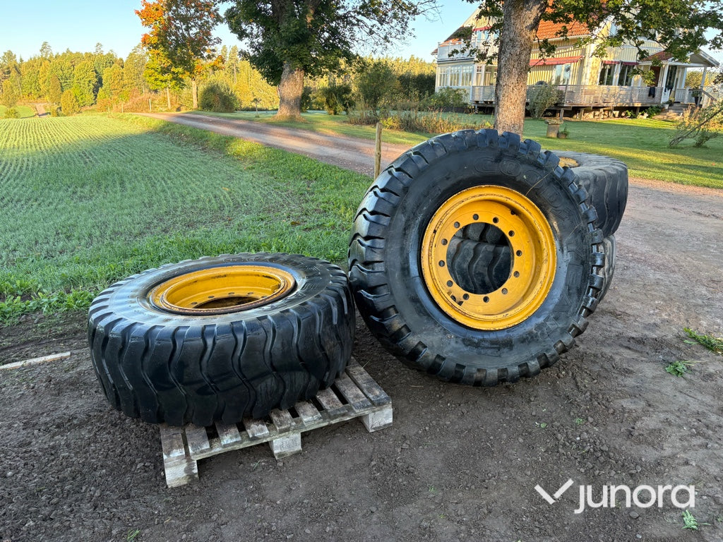 Lastmaskinsdäck och fälg Michelin 17.5R25