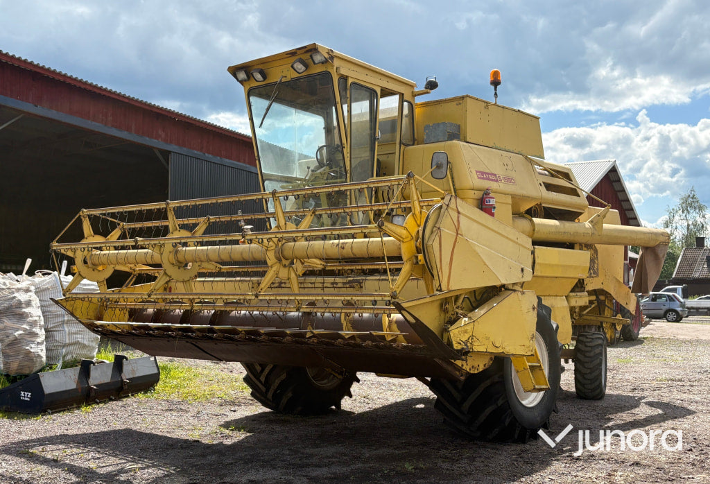 Skördetröska New Holland Clayson S-1550
