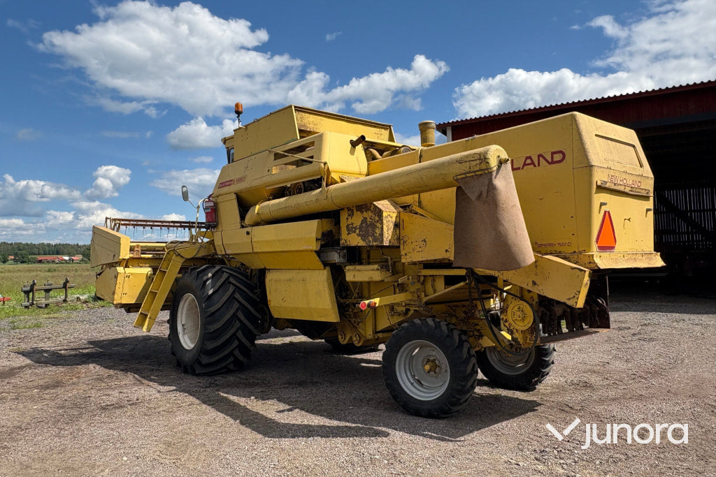 Skördetröska New Holland Clayson S-1550
