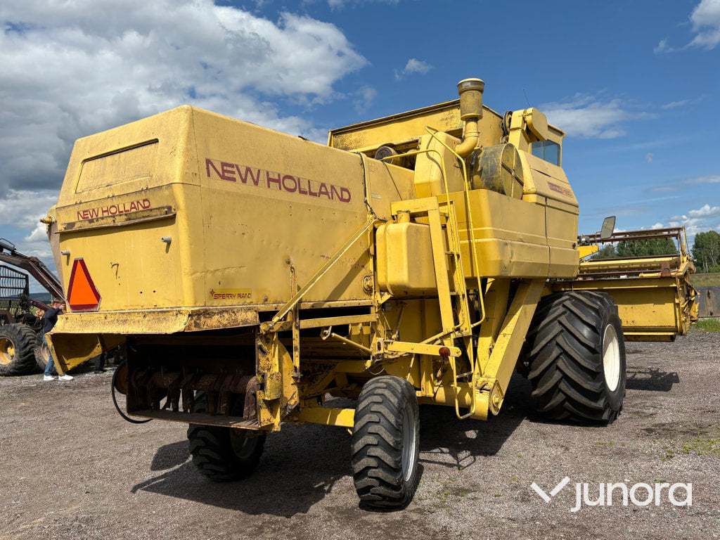 Skördetröska New Holland Clayson S-1550