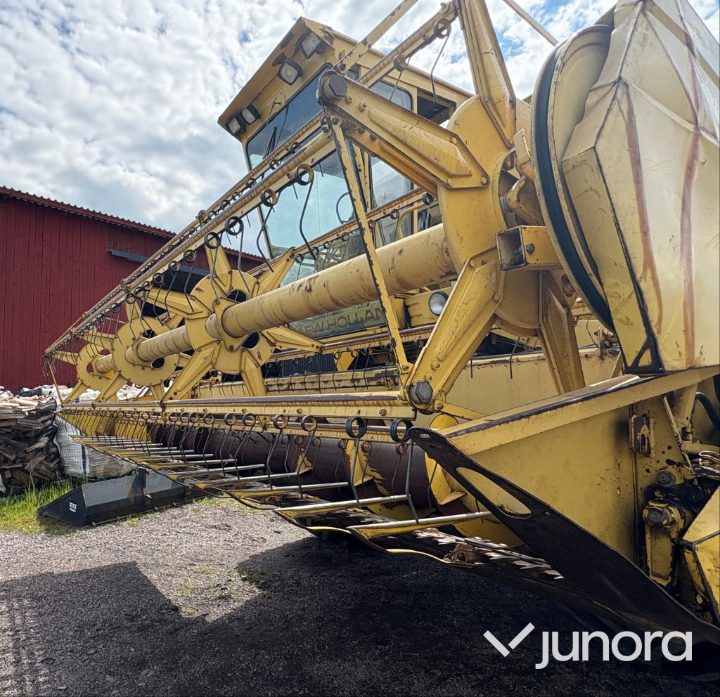 Skördetröska New Holland Clayson S-1550
