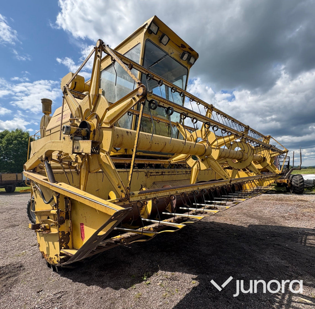 Skördetröska New Holland Clayson S-1550