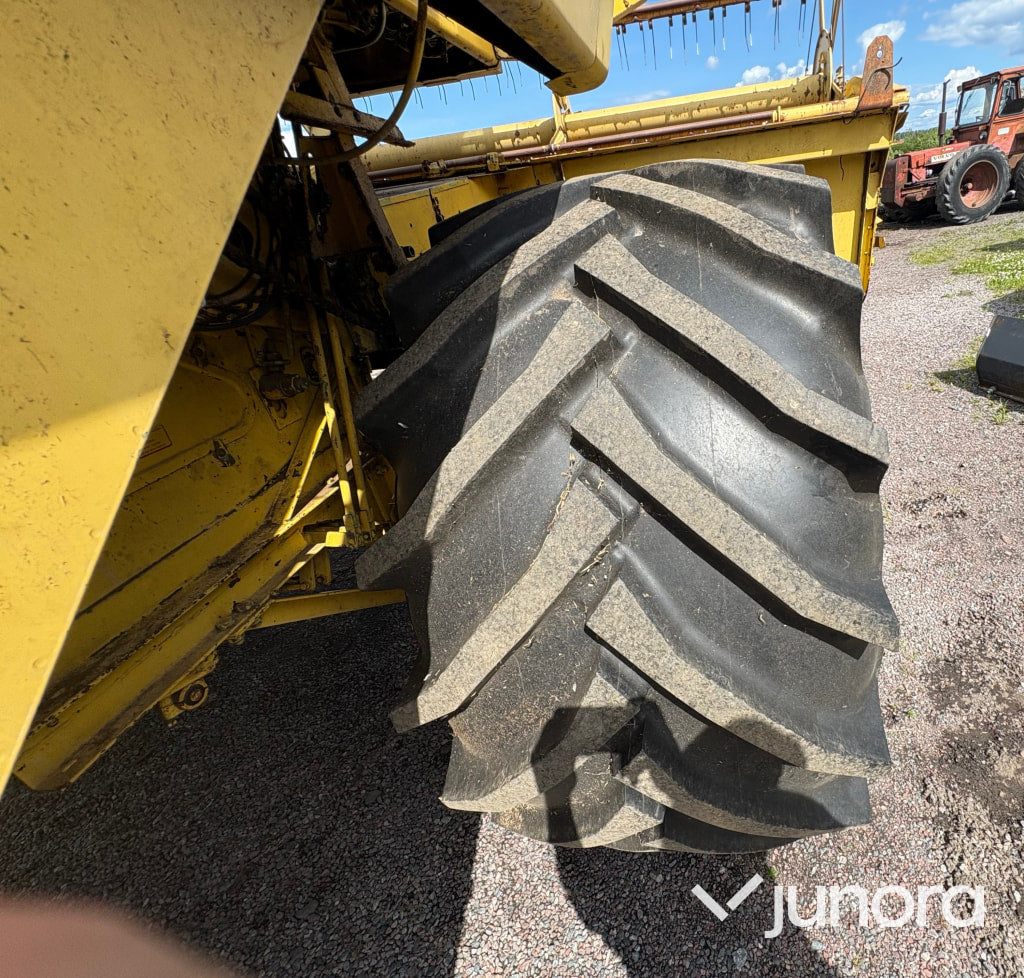 Skördetröska New Holland Clayson S-1550