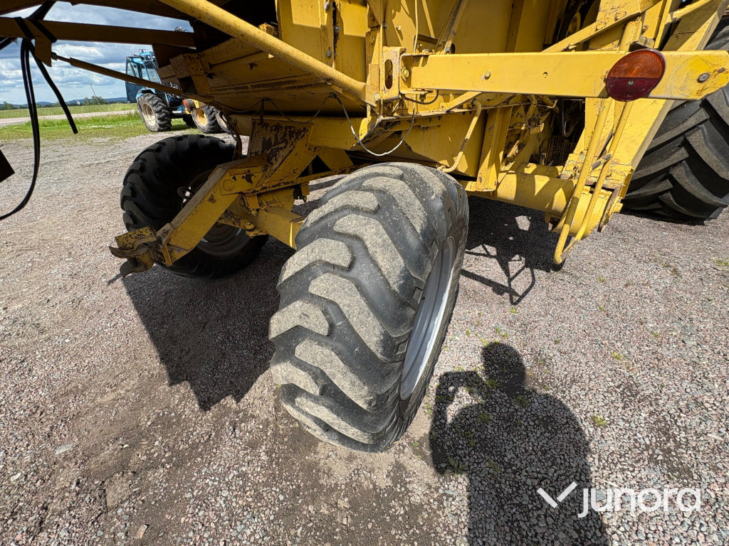 Skördetröska New Holland Clayson S-1550