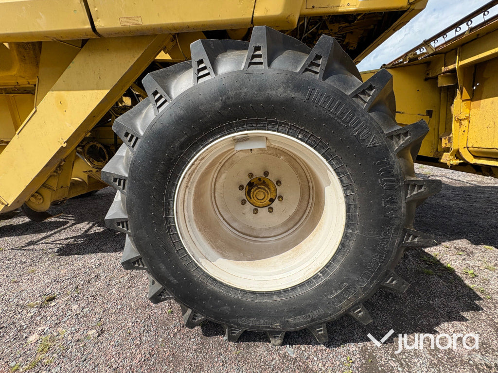 Skördetröska New Holland Clayson S-1550