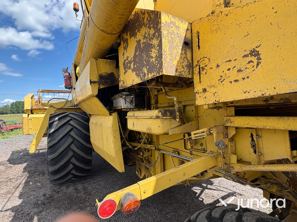 Skördetröska New Holland Clayson S-1550