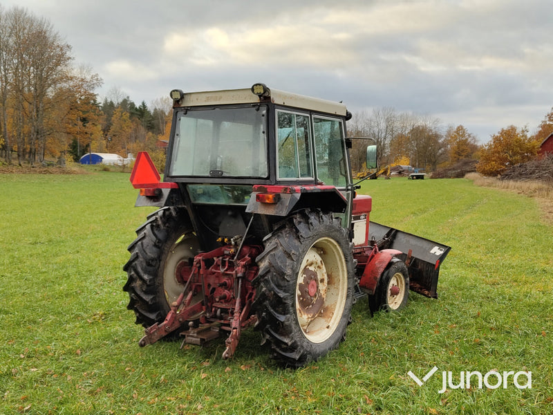 Traktor - International, 484 STD