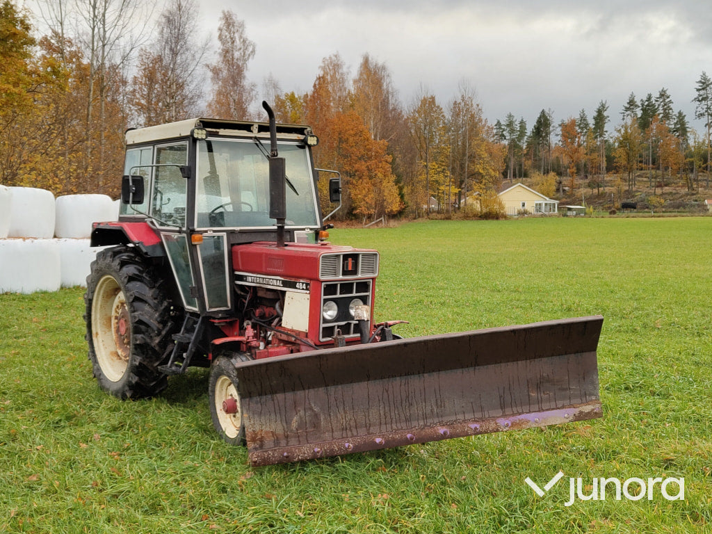 Traktor - International, 484 STD