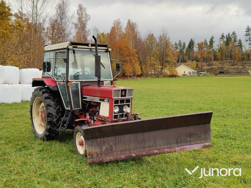 Traktor - International, 484 STD