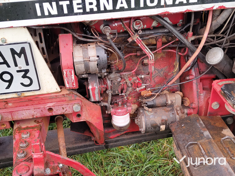 Traktor - International, 484 STD