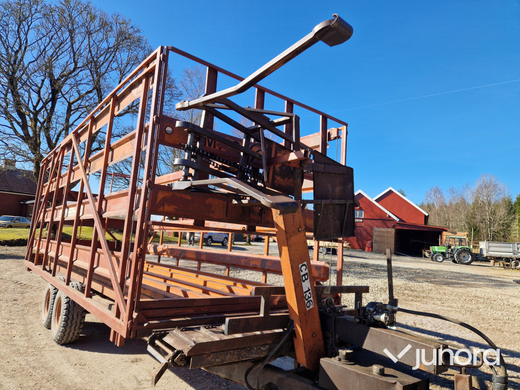 Balsamlarvagn Omas CB 136