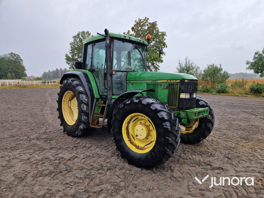 Traktor John Deere 6900