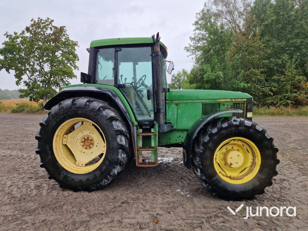 Traktor John Deere 6900
