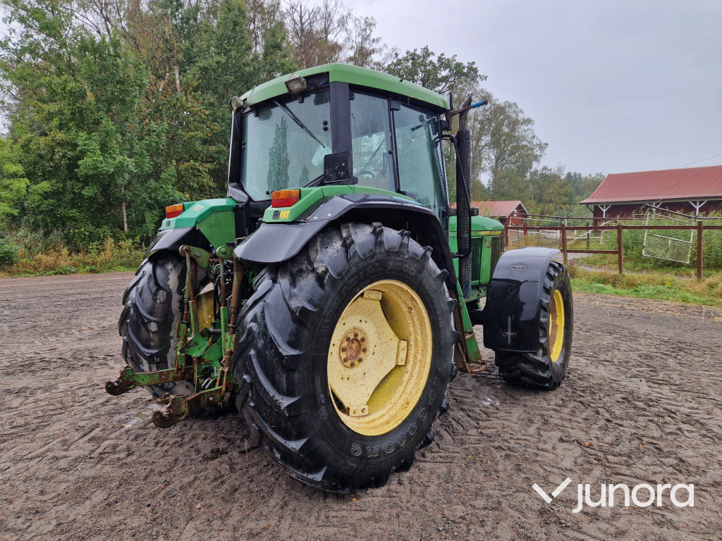 Traktor John Deere 6900