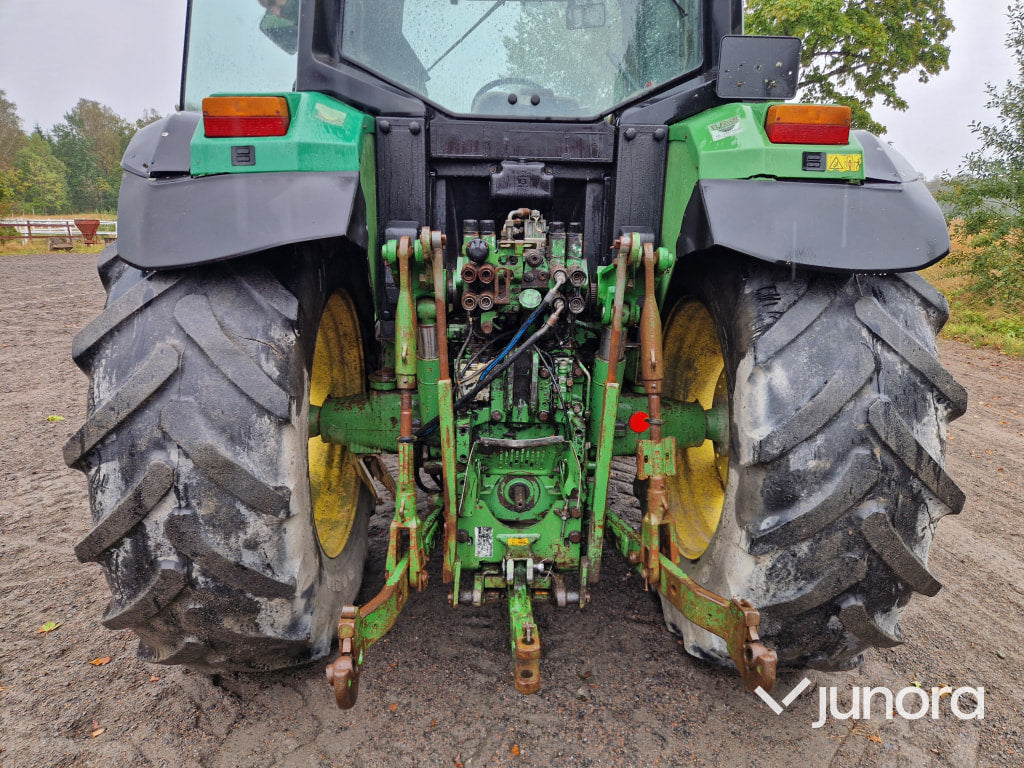 Traktor John Deere 6900