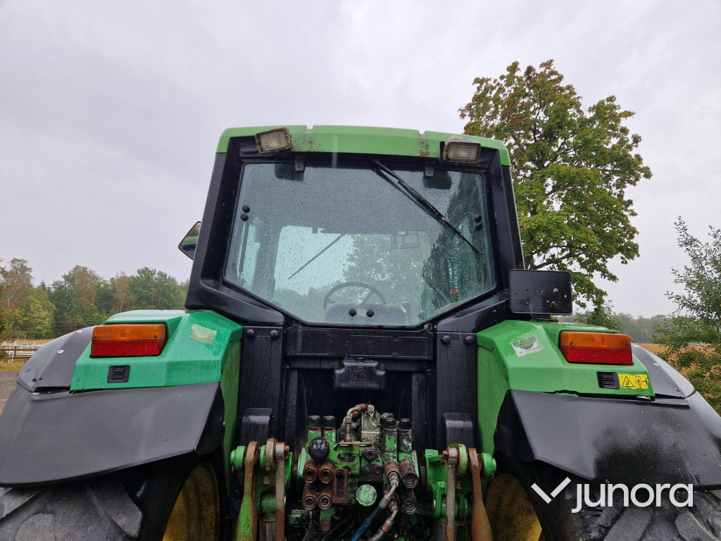 Traktor John Deere 6900
