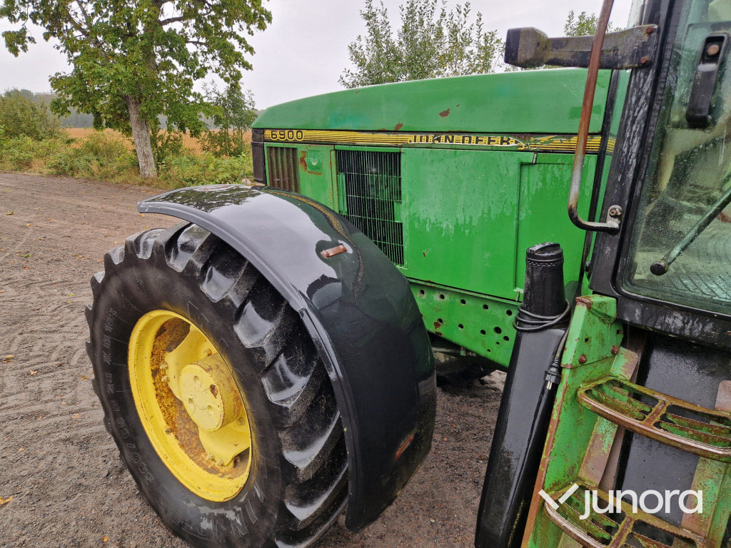 Traktor John Deere 6900
