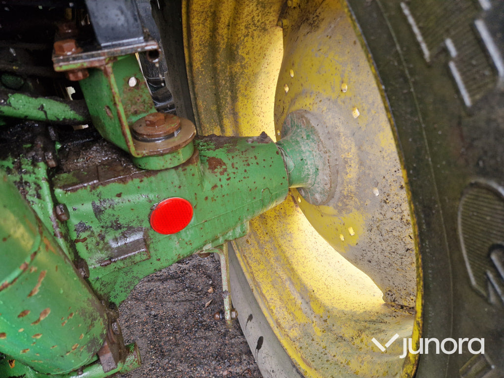 Traktor John Deere 6900