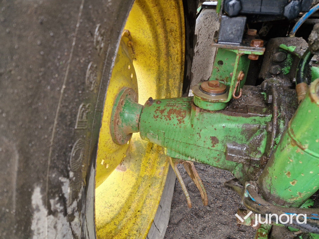 Traktor John Deere 6900