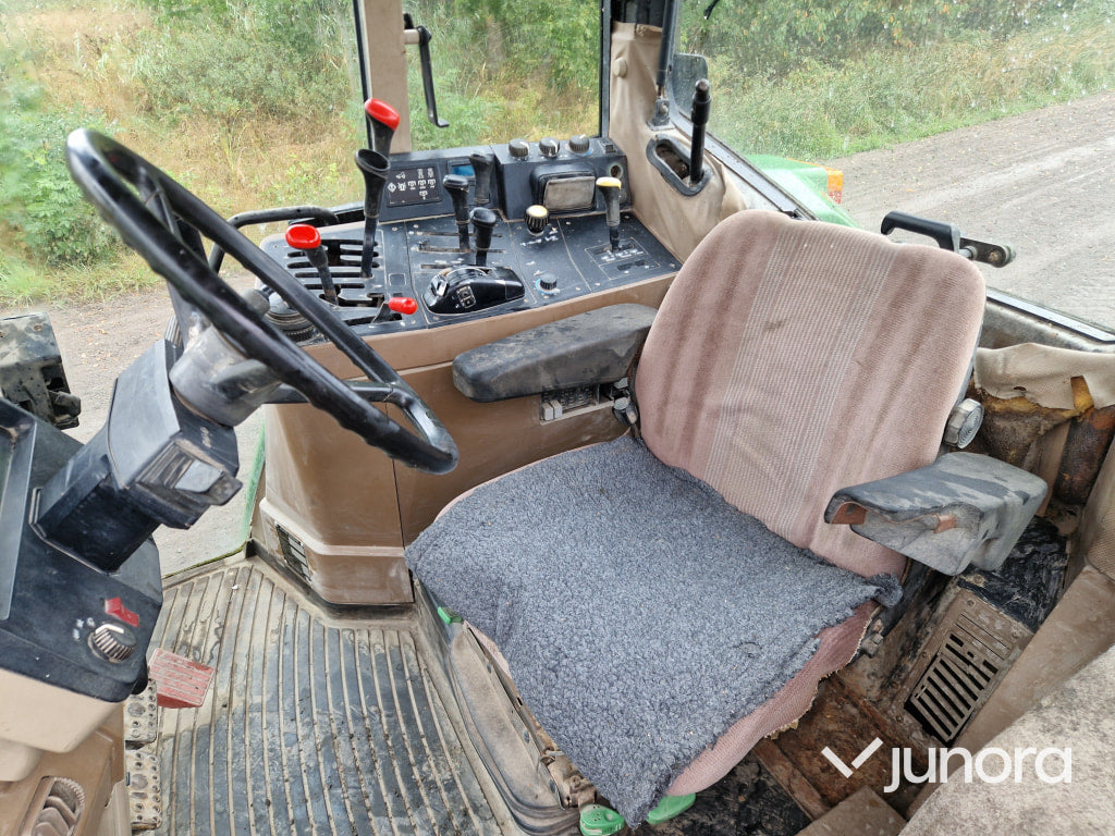 Traktor John Deere 6900