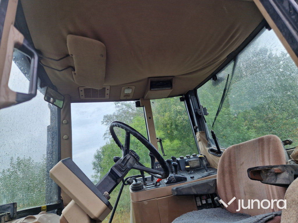 Traktor John Deere 6900