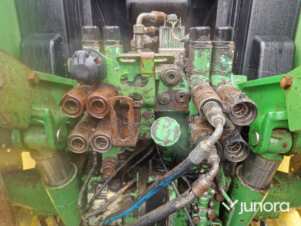 Traktor John Deere 6900