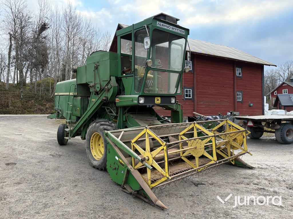 Skördetröska - John Deere 942