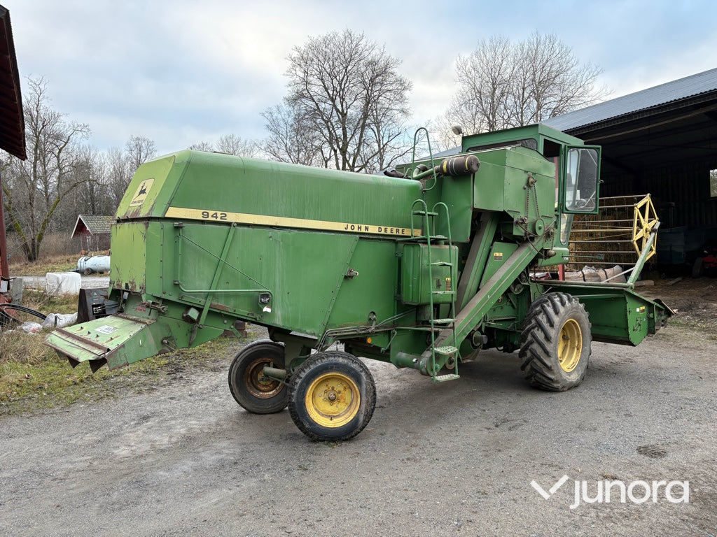 Skördetröska - John Deere 942