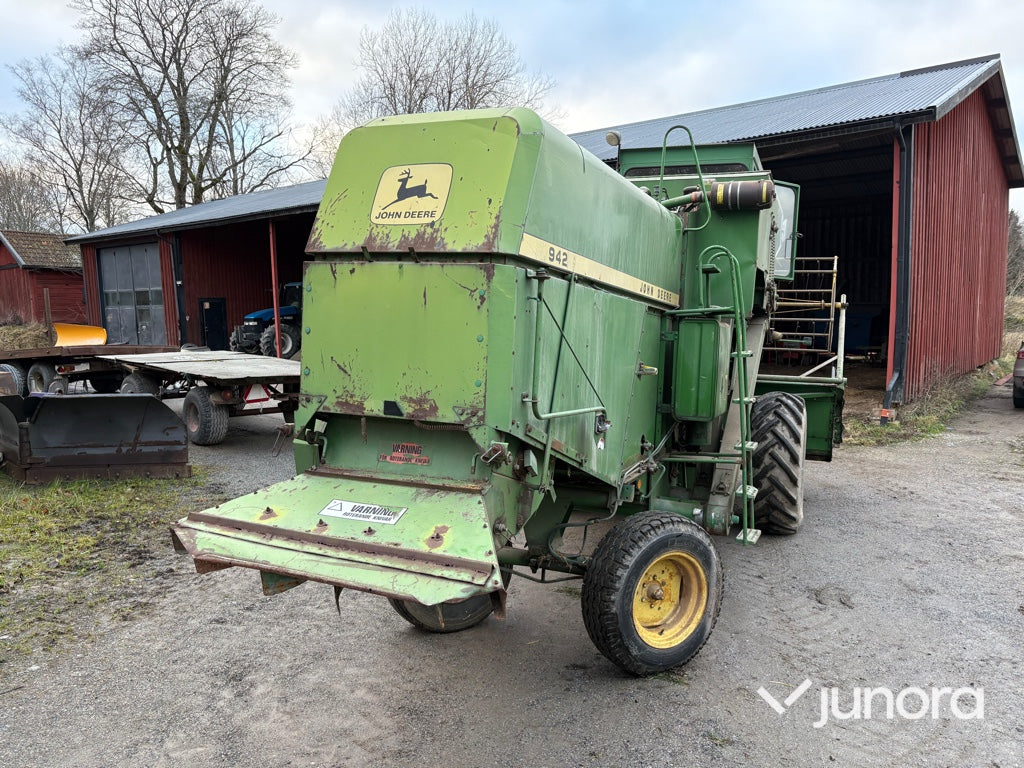Skördetröska - John Deere 942