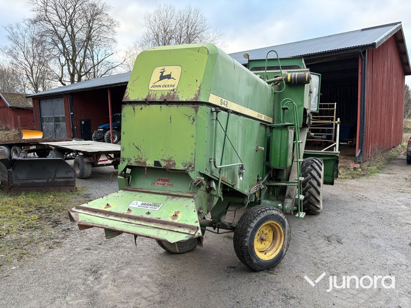 Skördetröska - John Deere 942