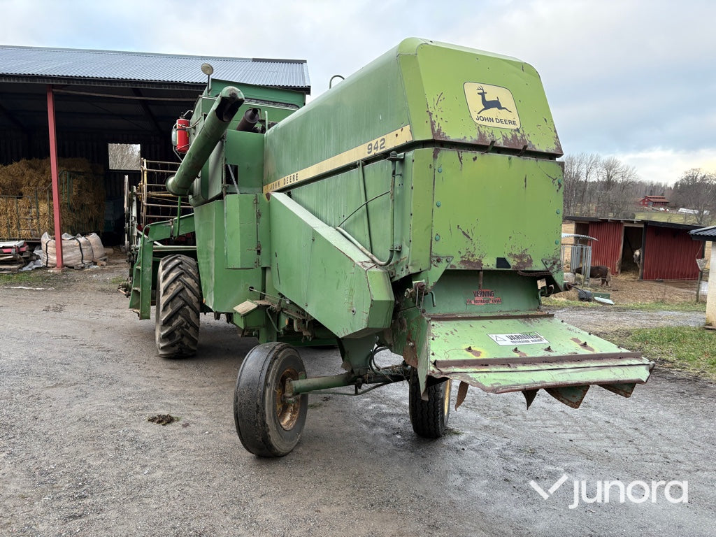 Skördetröska - John Deere 942