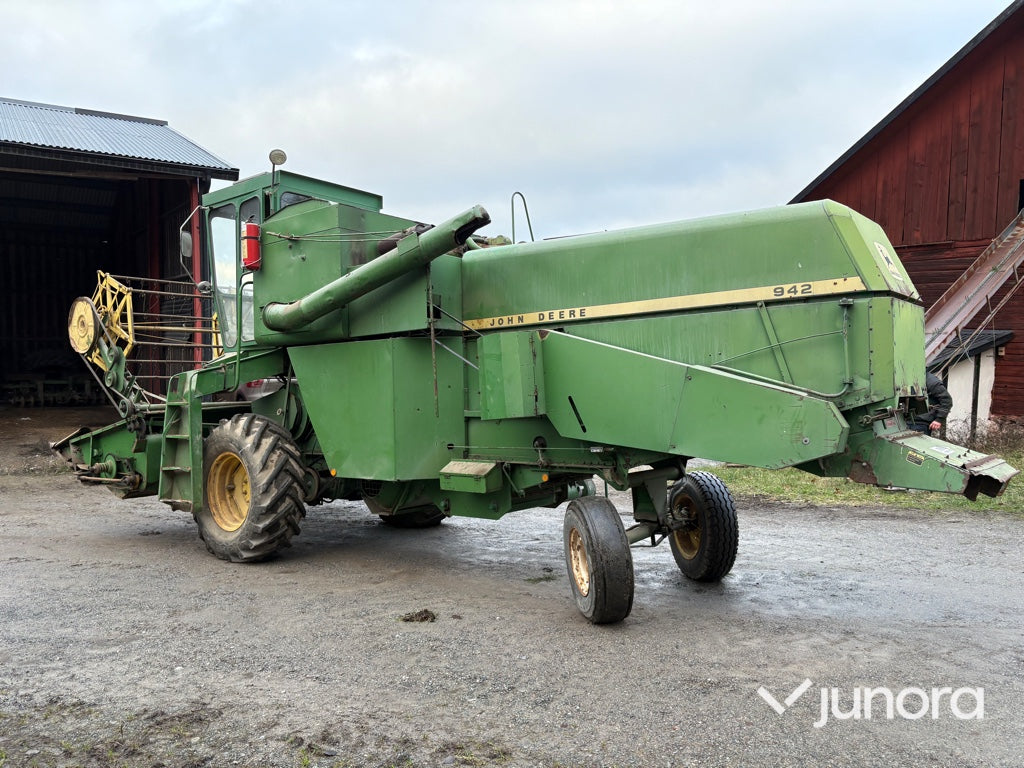 Skördetröska - John Deere 942