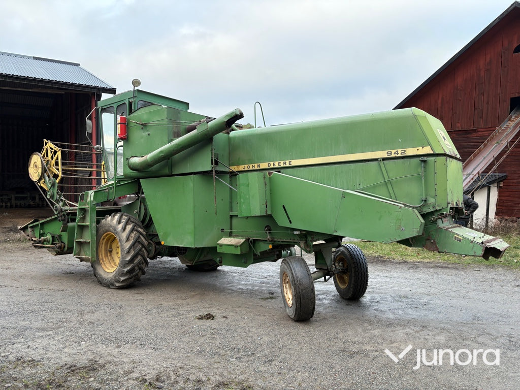 Skördetröska - John Deere 942