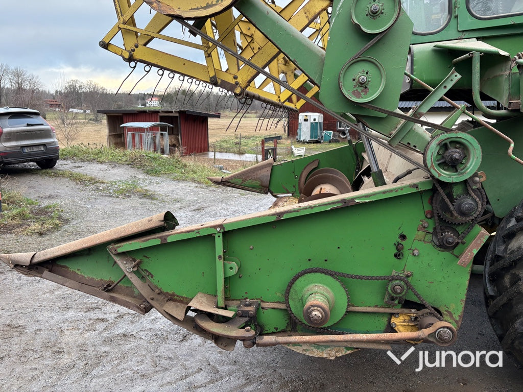 Skördetröska - John Deere 942