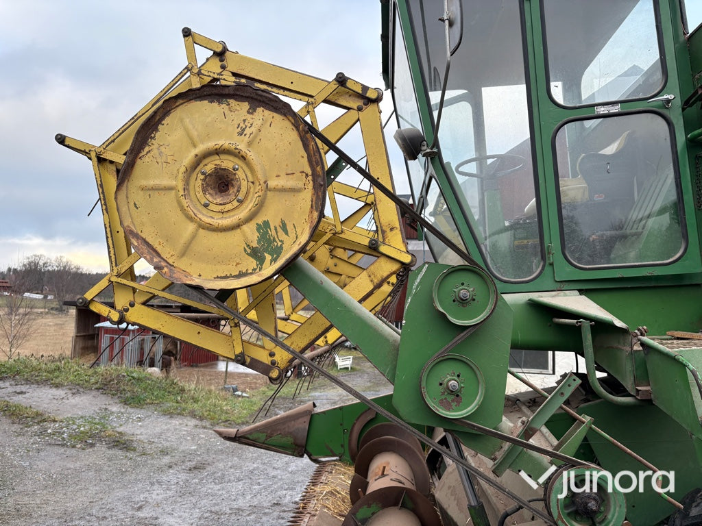 Skördetröska - John Deere 942