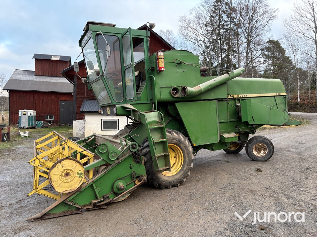 Skördetröska - John Deere 942