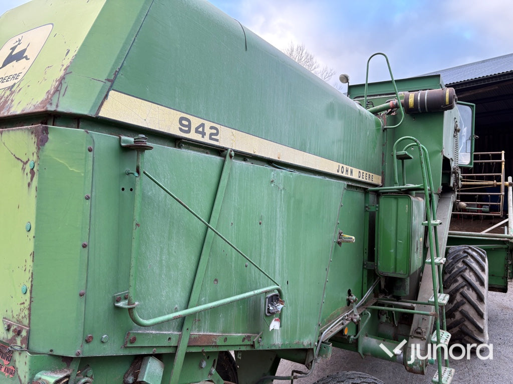 Skördetröska - John Deere 942