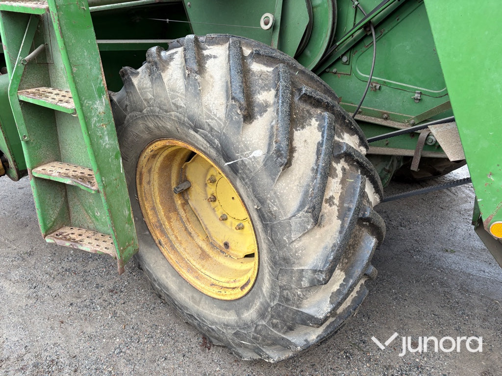 Skördetröska - John Deere 942