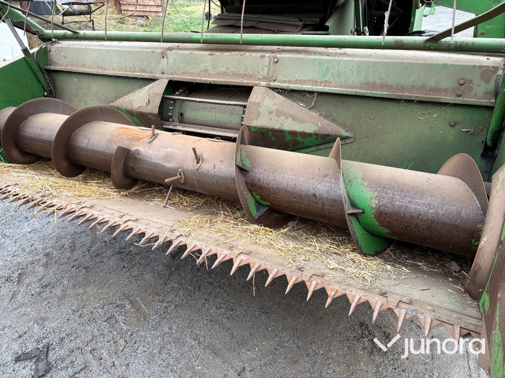 Skördetröska - John Deere 942
