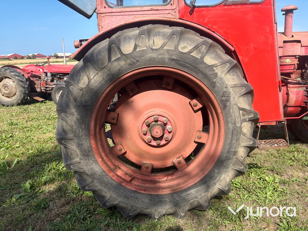 Traktor - BM Volvo, 350 Boxer
