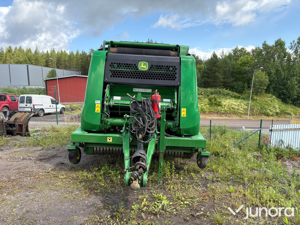 Rundbalspress John Deere 990