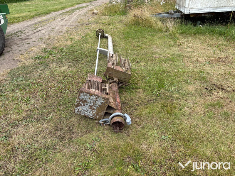 Vägghängd gödselpump
