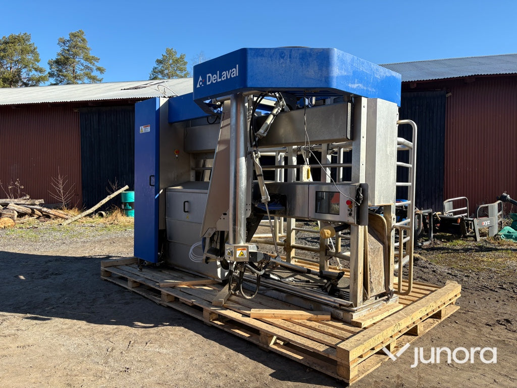 Mjölkrobot - DeLaval, VMS, Milking station höger