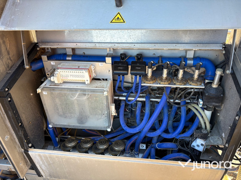 Mjölkrobot - DeLaval, VMS, Milking station höger