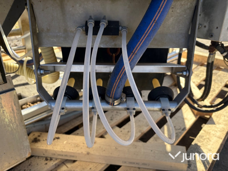 Mjölkrobot - DeLaval, VMS, Milking station höger