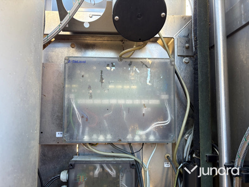 Mjölkrobot - DeLaval, VMS, Milking station höger