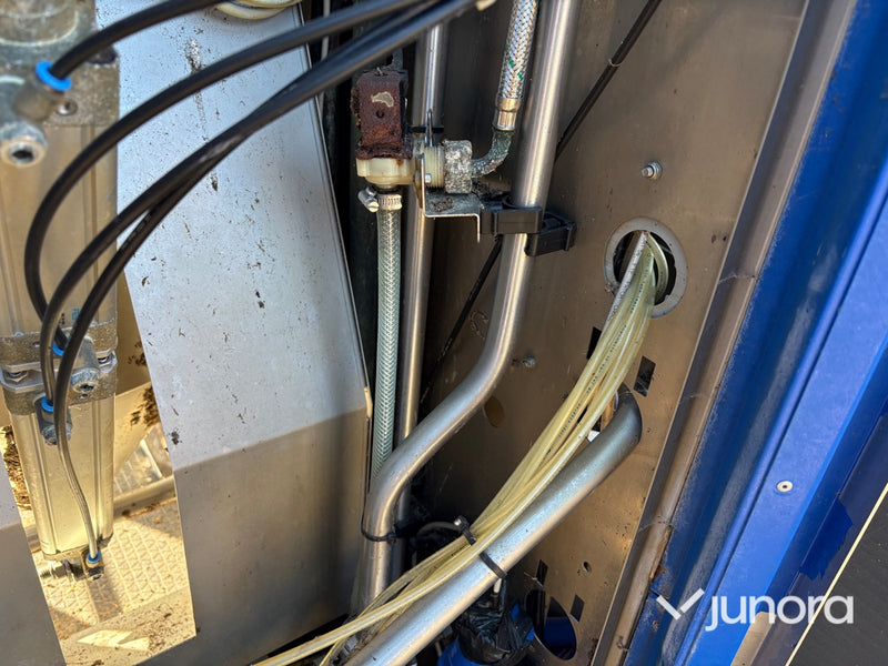 Mjölkrobot - DeLaval, VMS, Milking station höger