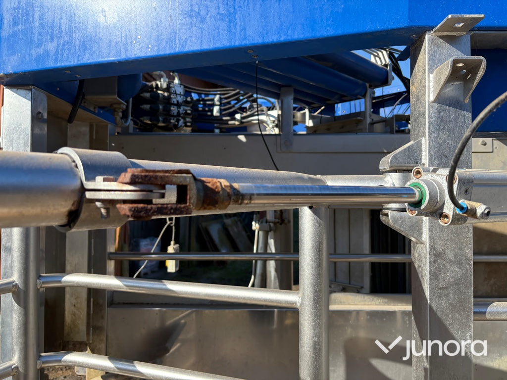 Mjölkrobot - DeLaval, VMS, Milking station höger